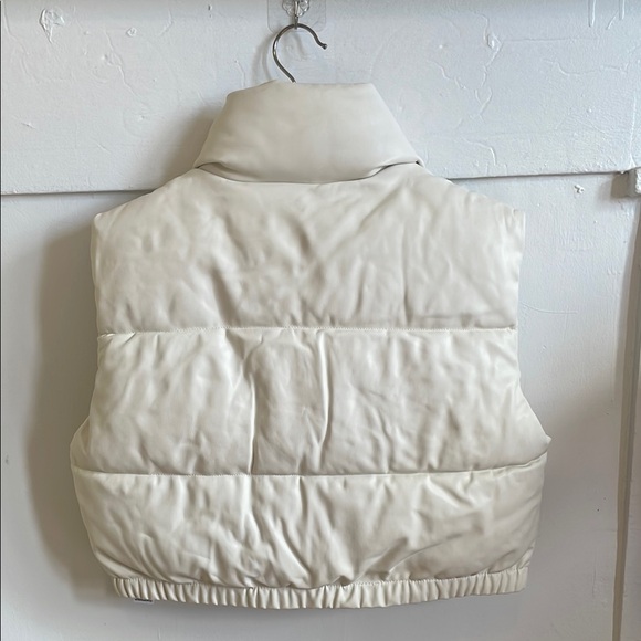 Zara Cream Quilted Vest with High Collar - Picture 5 of 6